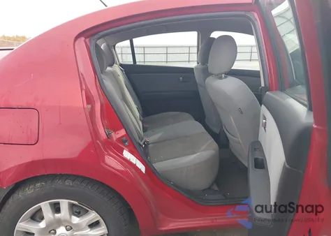 2011 Nissan Sentra 2.0S z USA, uszkodzony, nr VIN 3N1AB6AP3BL690249